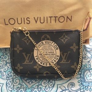 Louis Vuitton Wristlet